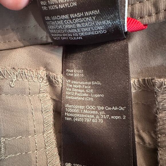 The North Face Woman’s Paramount Gray Convertible pants /shorts Size 10 - Picture 8 of 9